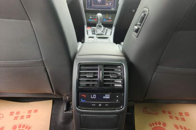 Used Volkswagen Magotan 2020 330TSI DSG Leading Model Interior 4