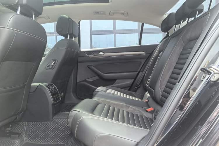 Used Volkswagen Magotan 2020 330TSI DSG Leading Model Interior 4