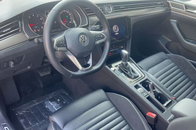 Used Volkswagen Magotan 2020 330TSI DSG Leading Model Interior 4