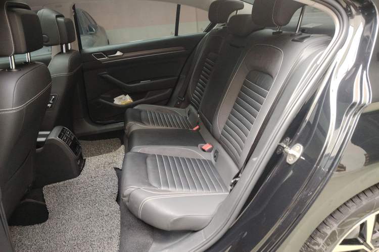 Used Volkswagen Magotan 2020 330TSI DSG Leading Model Interior 4