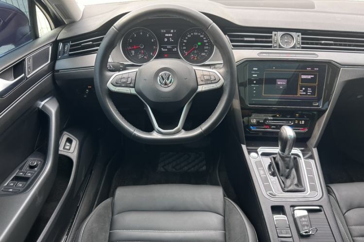 Used Volkswagen Magotan 2020 330TSI DSG Leading Model Interior 4