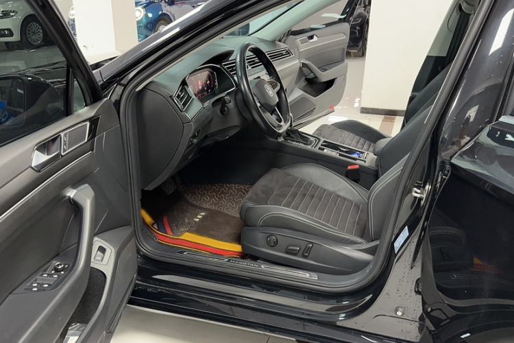 Used Volkswagen Magotan 2020 330TSI DSG Luxury Edition Interior 4