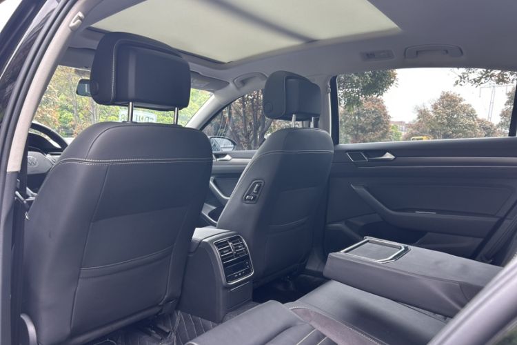 Used Volkswagen Magotan 2020 330TSI DSG Leading Model Interior 4