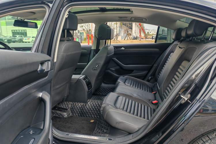 Used Volkswagen Magotan 2020 330TSI DSG Leading Model Interior 4