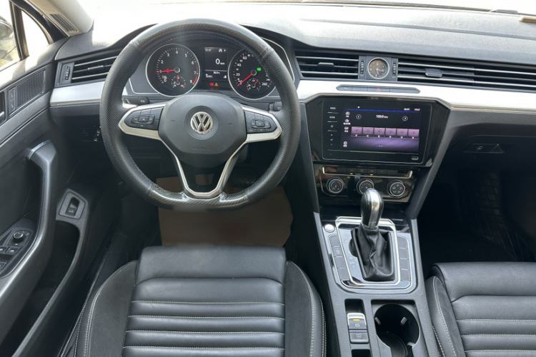Used Volkswagen Magotan 2020 280TSI DSG Comfort Edition Interior 4