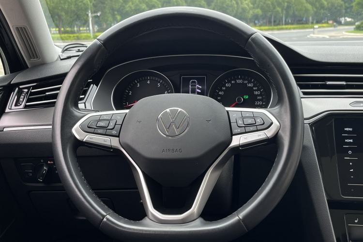 Used Volkswagen Magotan 2020 330TSI DSG Leading Model Interior 4
