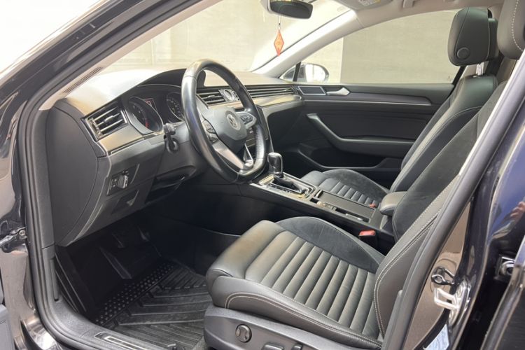 Used Volkswagen Magotan 2020 330TSI DSG Leading Model Interior 5