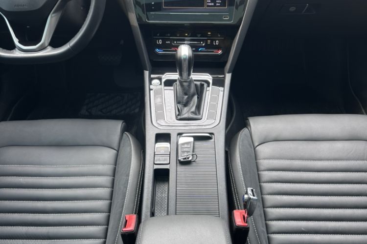 Used Volkswagen Magotan 2020 330TSI DSG Leading Model Interior 5