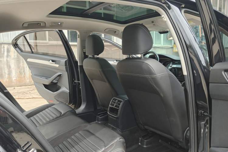 Used Volkswagen Magotan 2020 280TSI DSG Comfort Edition Interior 5