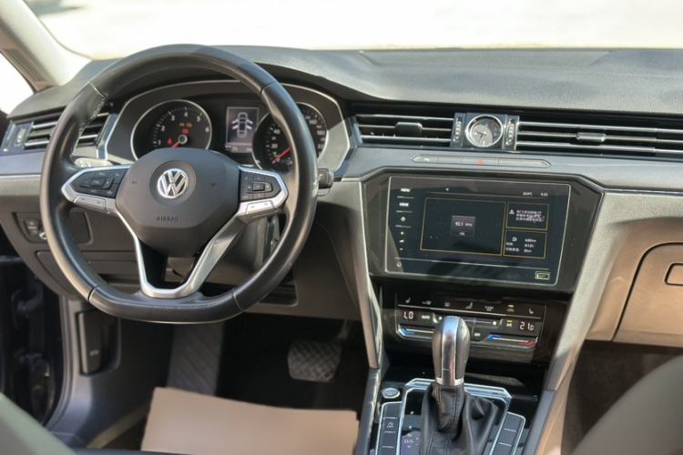 Used Volkswagen Magotan 2020 330TSI DSG Leading Model Interior 5