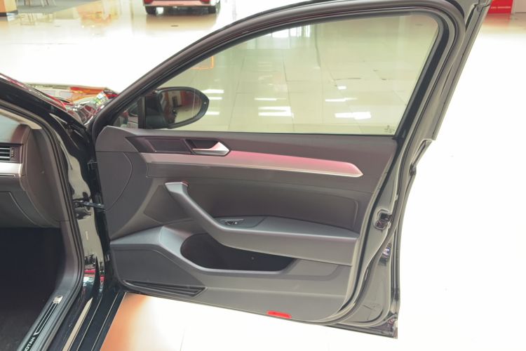 Used Volkswagen Magotan 2020 280TSI DSG Comfort Edition Interior 7