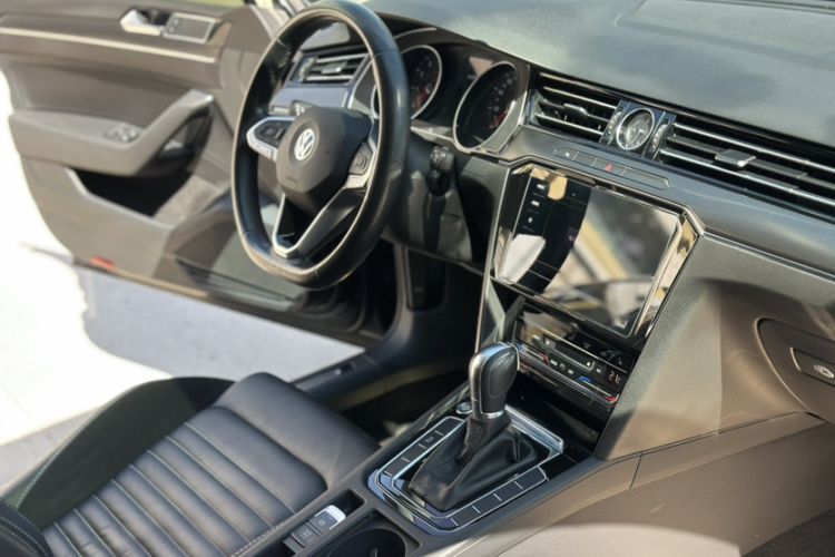 Used Volkswagen Magotan 2020 330TSI DSG Leading Model Interior 7