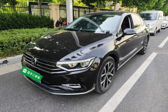 Ojetý Volkswagen Magotan 2020 330TSI DSG Leading Model