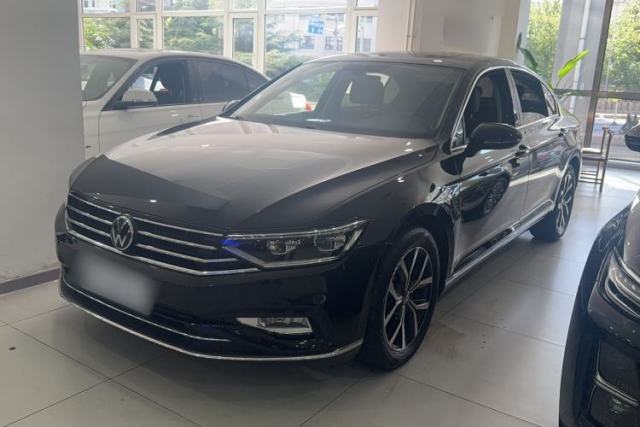 Ojetý Volkswagen Magotan 2020 330TSI DSG Leading Model