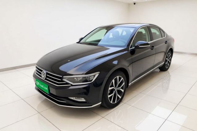 Ojetý Volkswagen Magotan 2020 330TSI DSG Leading Model