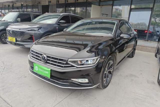 Ojetý Volkswagen Magotan 2020 330TSI DSG Leading Model