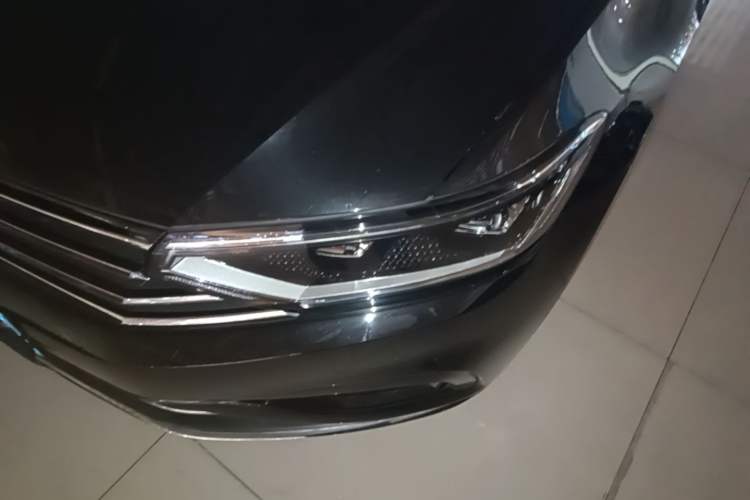 Used Volkswagen Magotan 2020 330TSI DSG Leading Model Left Front Headlight