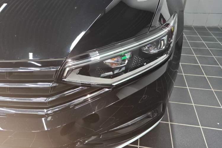 Used Volkswagen Magotan 2020 330TSI DSG Leading Model Left Front Headlight