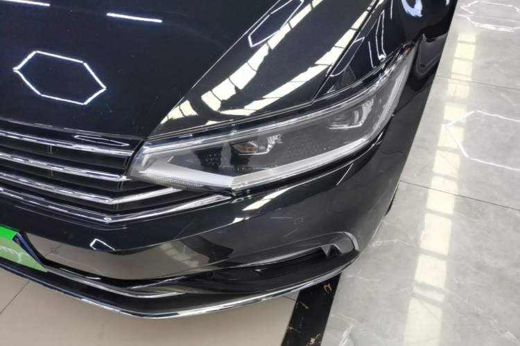Used Volkswagen Magotan 2020 330TSI DSG Leading Model Left Front Headlight