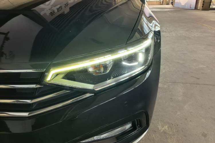 Used Volkswagen Magotan 2020 330TSI DSG Leading Model Left Front Headlight