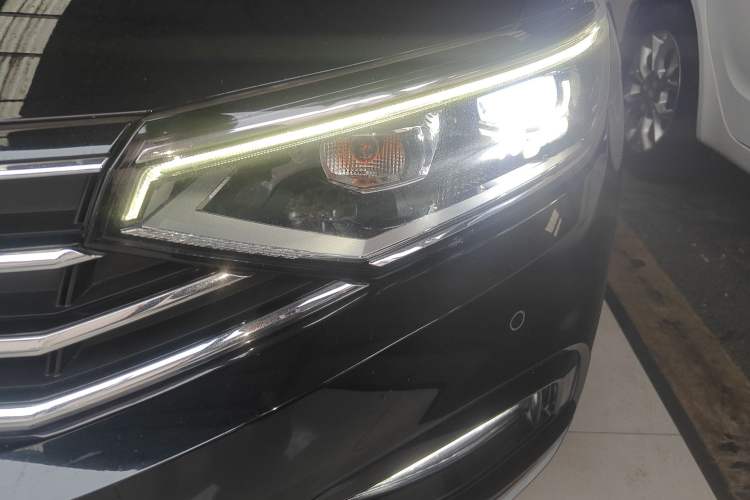 Used Volkswagen Magotan 2020 280TSI DSG Comfort Edition Left Front Headlight