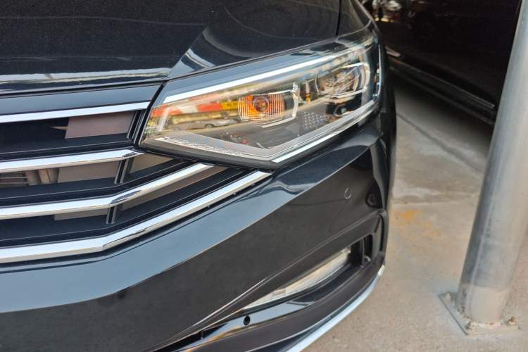 Used Volkswagen Magotan 2020 330TSI DSG Leading Model Left Front Headlight