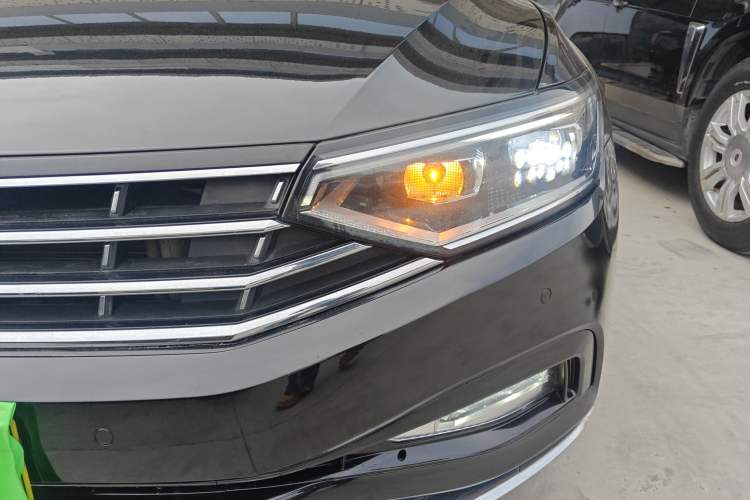 Used Volkswagen Magotan 2020 330TSI DSG Leading Model Left Front Headlight