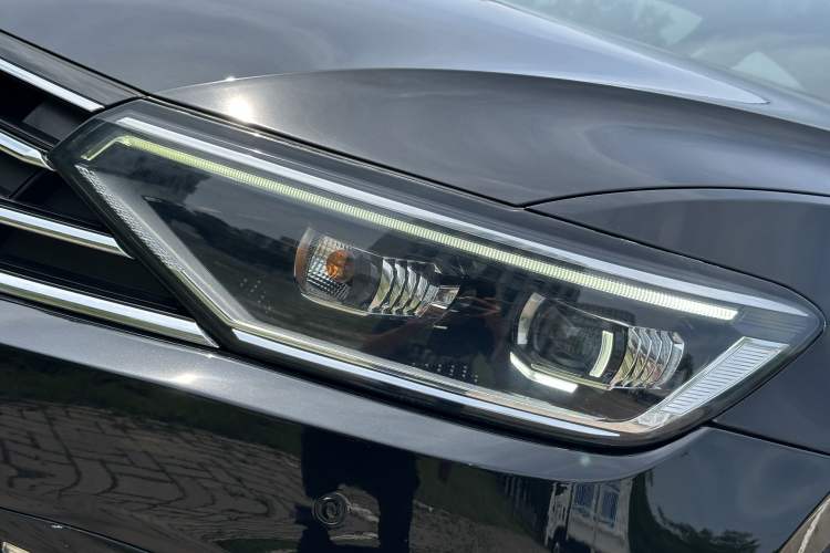 Used Volkswagen Magotan 2020 330TSI DSG Leading Model Left Front Headlight