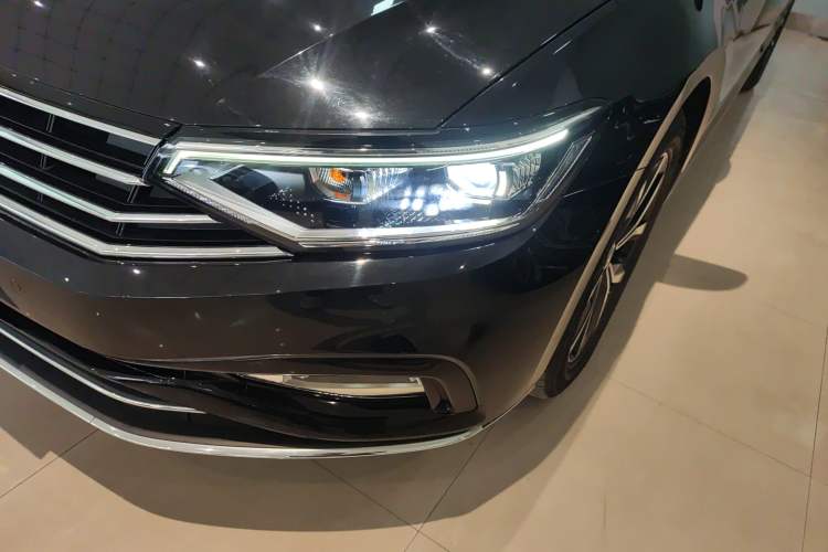 Used Volkswagen Magotan 2020 330TSI DSG Leading Model Left Front Headlight