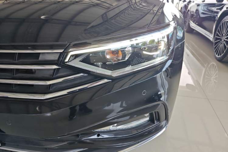 Used Volkswagen Magotan 2020 330TSI DSG Leading Model Left Front Headlight