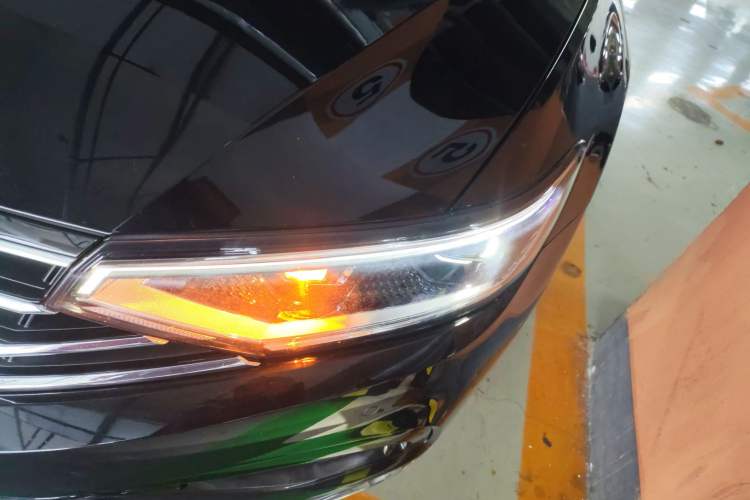 Used Volkswagen Magotan 2020 330TSI DSG Leading Model Left Front Headlight