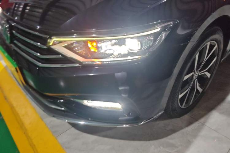 Used Volkswagen Magotan 2020 330TSI DSG Leading Model Left Front Headlight