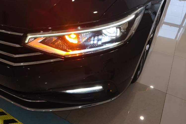 Used Volkswagen Magotan 2020 330TSI DSG Leading Model Left Front Headlight