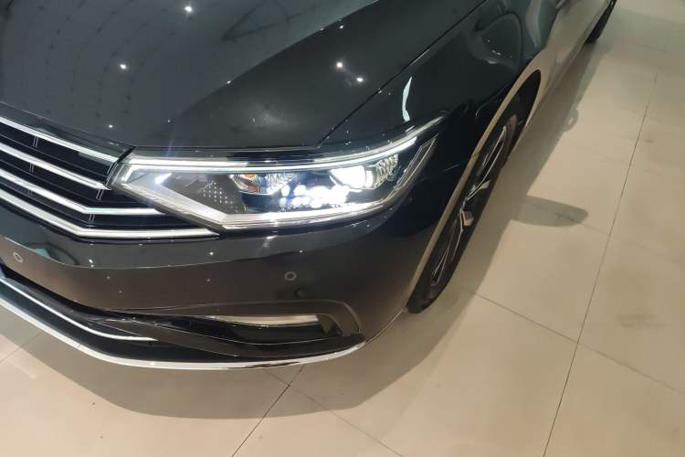 Used Volkswagen Magotan 2020 330TSI DSG Leading Model Left Front Headlight