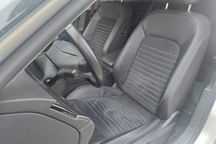 Used Volkswagen Magotan 2020 330TSI DSG Luxury Edition Left Front Seat