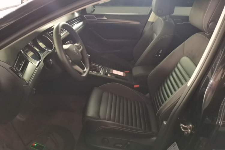 Used Volkswagen Magotan 2020 330TSI DSG Leading Model Left Front Seat