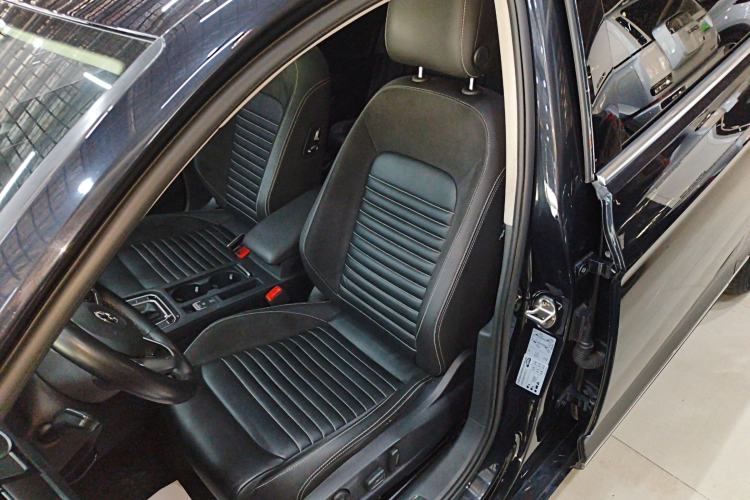 Used Volkswagen Magotan 2020 330TSI DSG Leading Model Left Front Seat