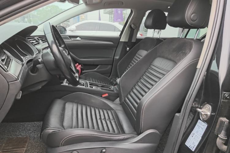 Used Volkswagen Magotan 2020 330TSI DSG Leading Model Left Front Seat