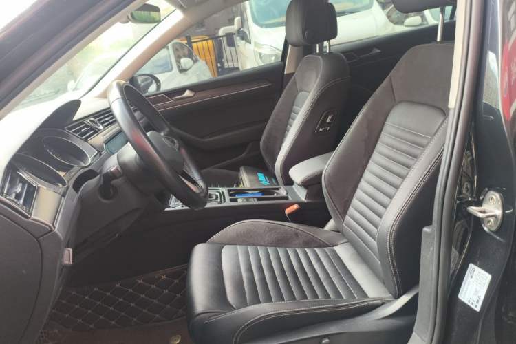 Used Volkswagen Magotan 2020 330TSI DSG Leading Model Left Front Seat