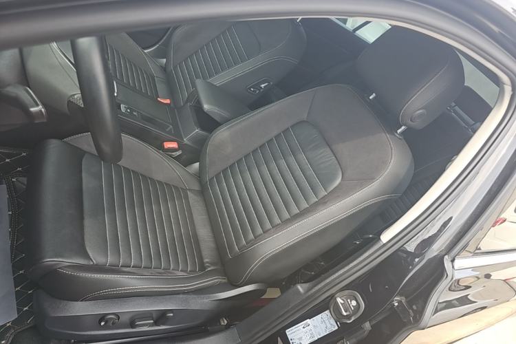 Used Volkswagen Magotan 2020 330TSI DSG Leading Model Left Front Seat