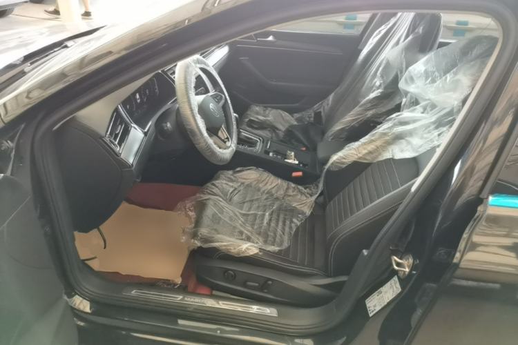 Used Volkswagen Magotan 2020 330TSI DSG Luxury Edition Left Front Seat