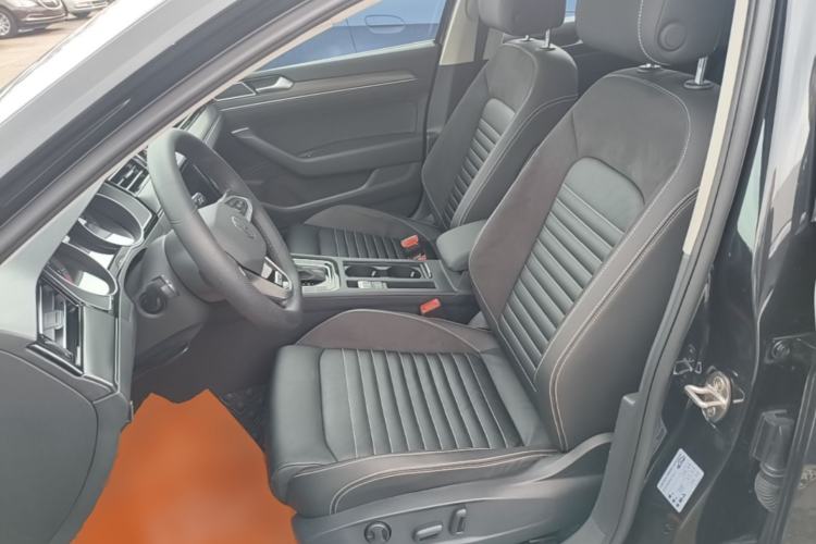 Used Volkswagen Magotan 2020 330TSI DSG Leading Model Left Front Seat