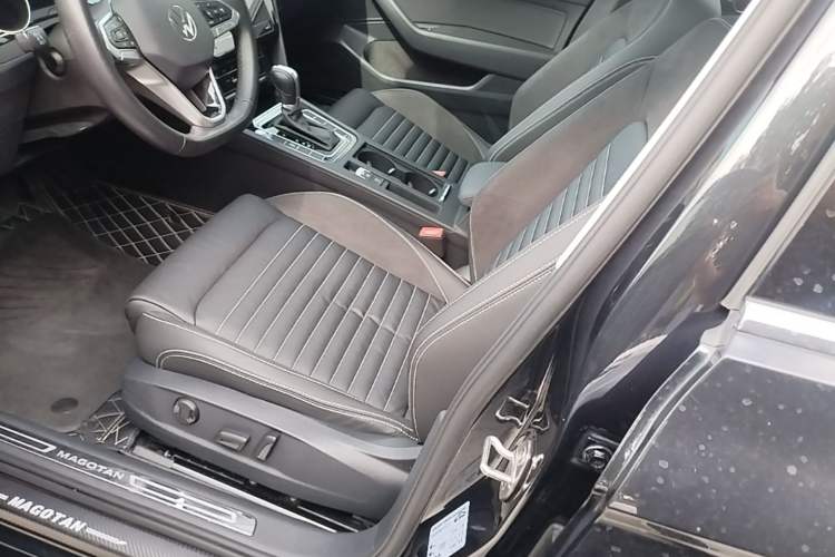 Used Volkswagen Magotan 2020 330TSI DSG Leading Model Left Front Seat