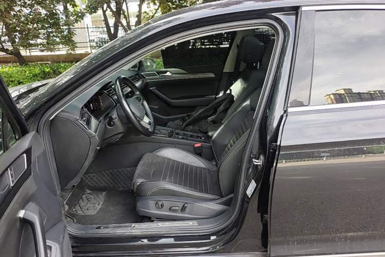 Used Volkswagen Magotan 2020 330TSI DSG Luxury Edition Left Front Seat