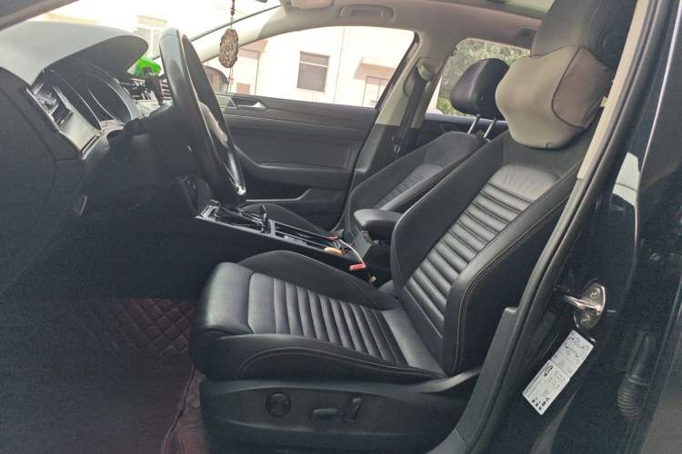 Used Volkswagen Magotan 2020 330TSI DSG Leading Model Left Front Seat