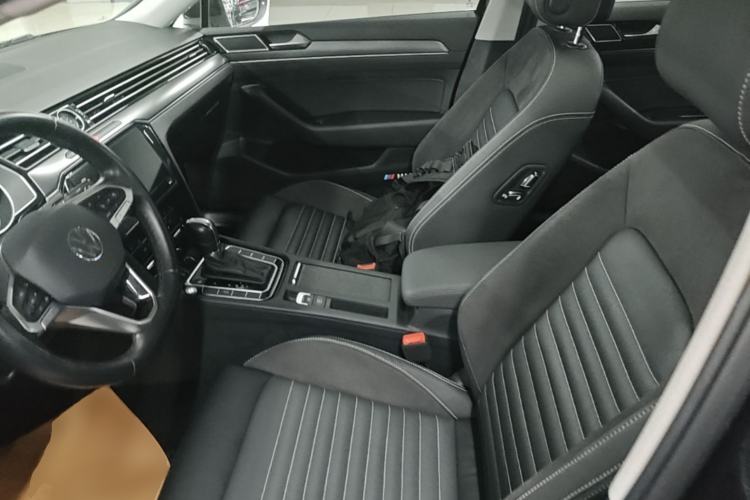 Used Volkswagen Magotan 2020 330TSI DSG Leading Model Left Front Seat