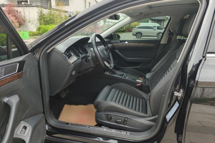 Used Volkswagen Magotan 2020 330TSI DSG Leading Model Left Front Seat