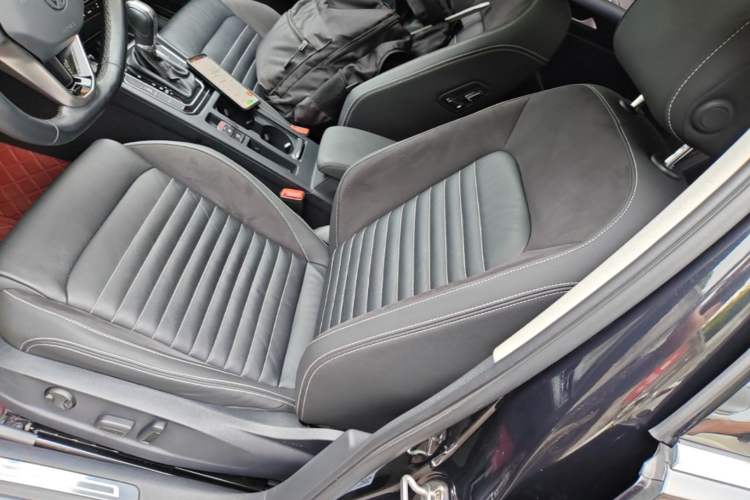 Used Volkswagen Magotan 2020 330TSI DSG Leading Model Left Front Seat