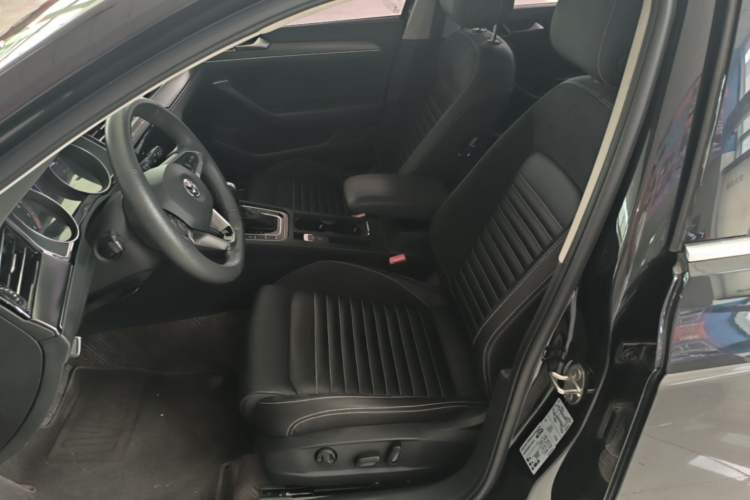 Used Volkswagen Magotan 2020 330TSI DSG Leading Model Left Front Seat