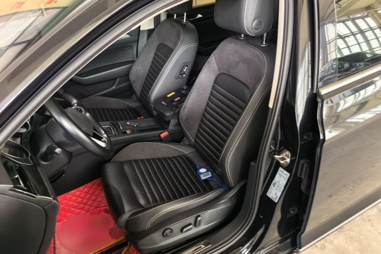 Used Volkswagen Magotan 2020 330TSI DSG Leading Model Left Front Seat